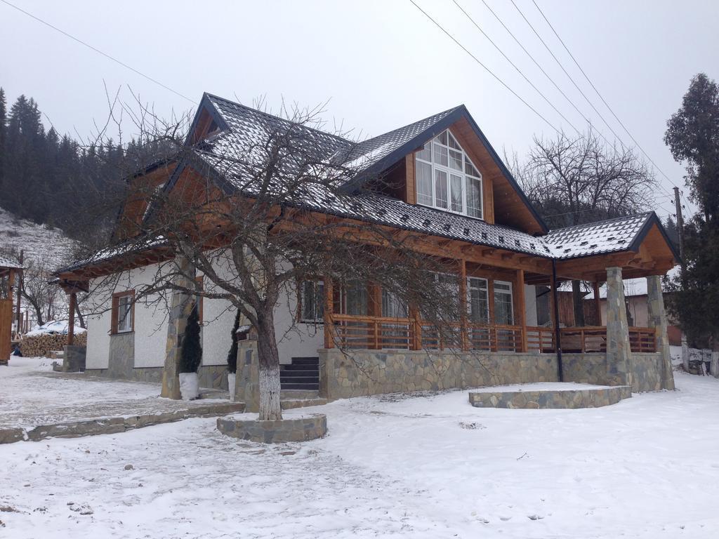 Cottage Familiya Verkhovyna Bagian luar foto