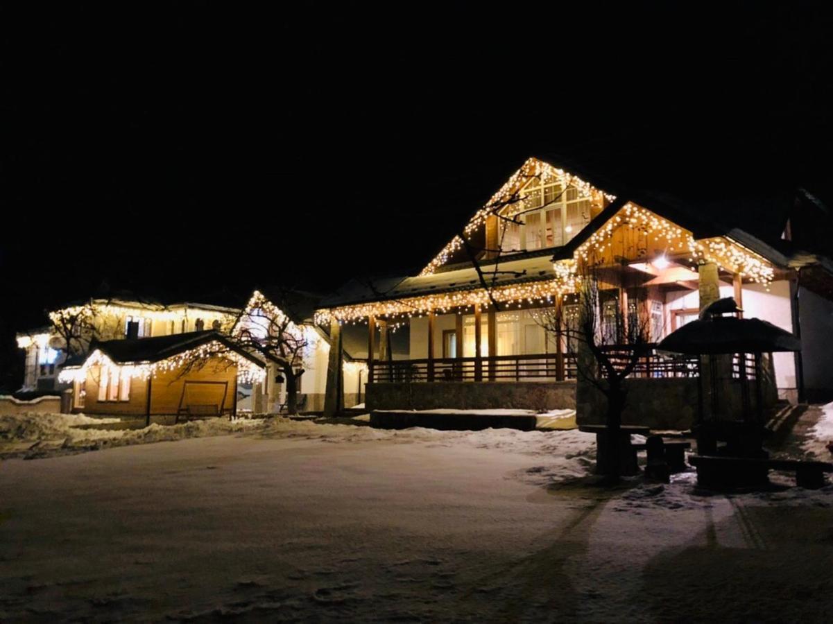 Cottage Familiya Verkhovyna Bagian luar foto